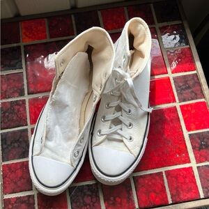Converse White hightop platform Sneakers women’s 8.5